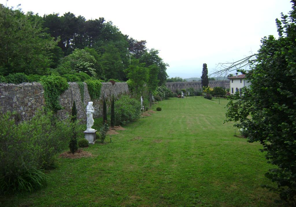 Villa Rossini Lucca Zimmer foto