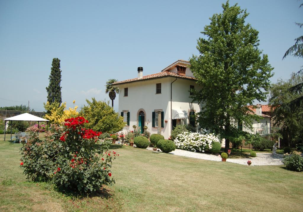 Villa Rossini Lucca Zimmer foto